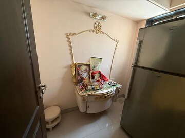 Room in 2 BHK Apartment at Bandra West – for Rent