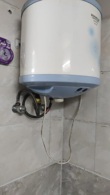 Furnished Amenities in 3 BHK Apartment at Krishna Nagar – for Sale