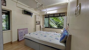 Bedroom in 1.5 BHK Apartment at Bandra West – for Rent