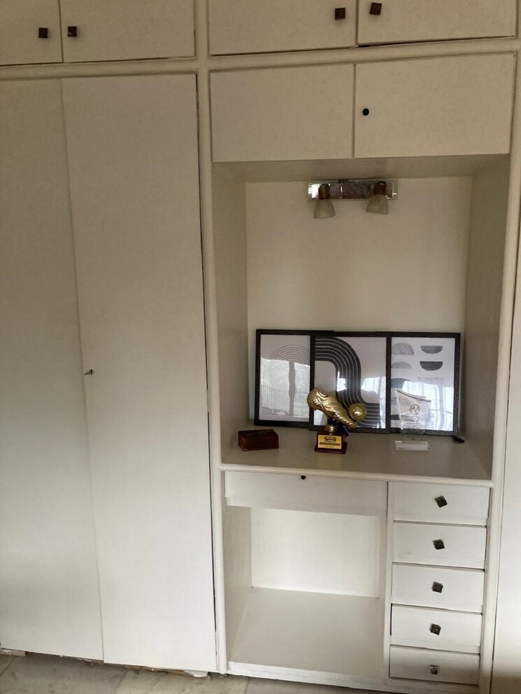 Room, bandra west 2 Bedroom 750 Sq.Ft. Apartment In Bandra West Mumbai 8812840