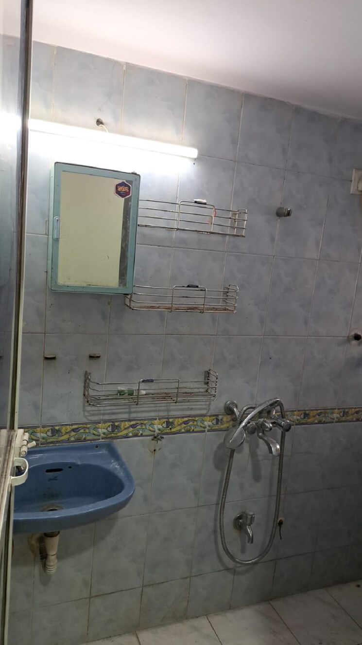 Bathroom, bandra west 2 Bedroom 750 Sq.Ft. Apartment In Bandra West Mumbai 8812867