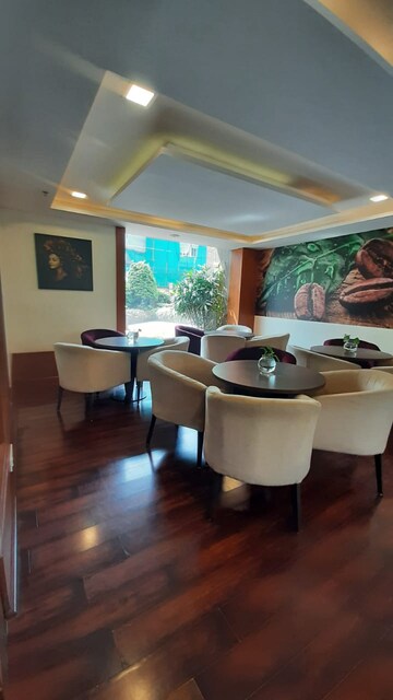 Team Area in 3 BHK Apartment at Hm Grandeur, Frazer Town – for Sale