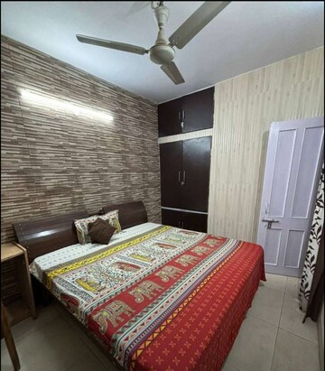 Bedroom in 2 BHK Builder Floor at Sector 44 – for Rent