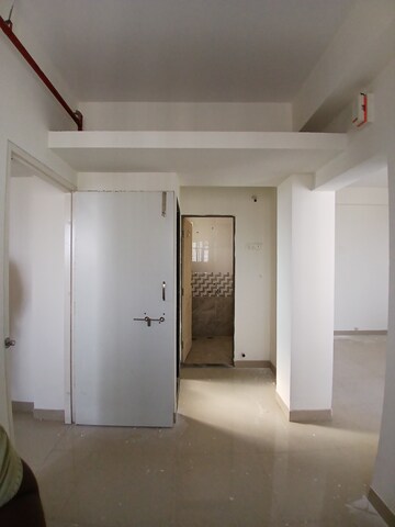 Furnished Amenities in 1 BHK Apartment at Goregaon West – for Rent