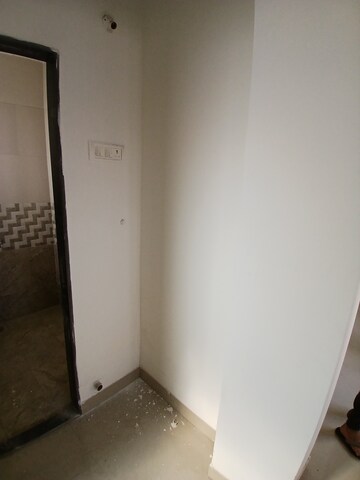 Furnished Amenities in 1 BHK Apartment at Goregaon West – for Rent