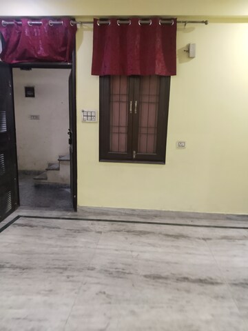 Room in 1.5 BHK Apartment at Sarita Vihar – for Rent