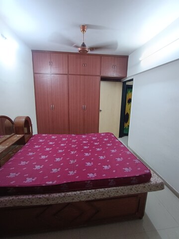 Bedroom in 1.5 BHK Apartment at Dahisar West – for Rent