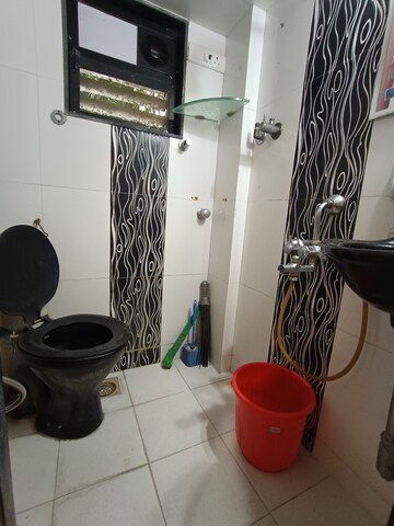 Master Bedroom in 1.5 BHK Apartment at Dahisar West – for Rent