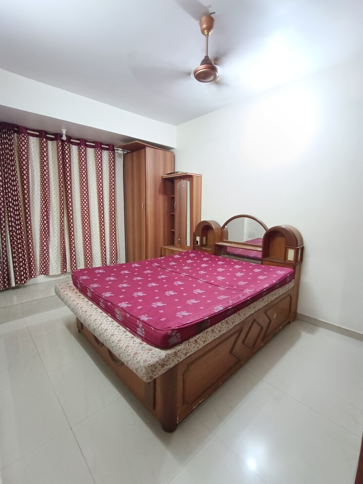 Bedroom, dahisar west 1.5 Bedroom 600 Sq.Ft. Apartment In Dahisar West Mumbai 8813111
