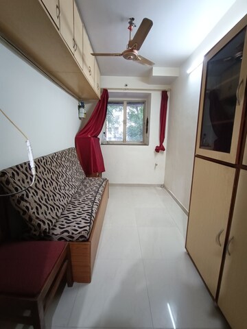 Balcony in 1.5 BHK Apartment at Dahisar West – for Rent