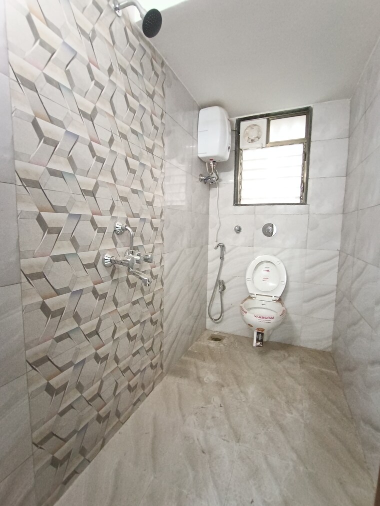 Bathroom, ic colony 1 Bedroom 450 Sq.Ft. Apartment In Ic Colony Mumbai 8813116