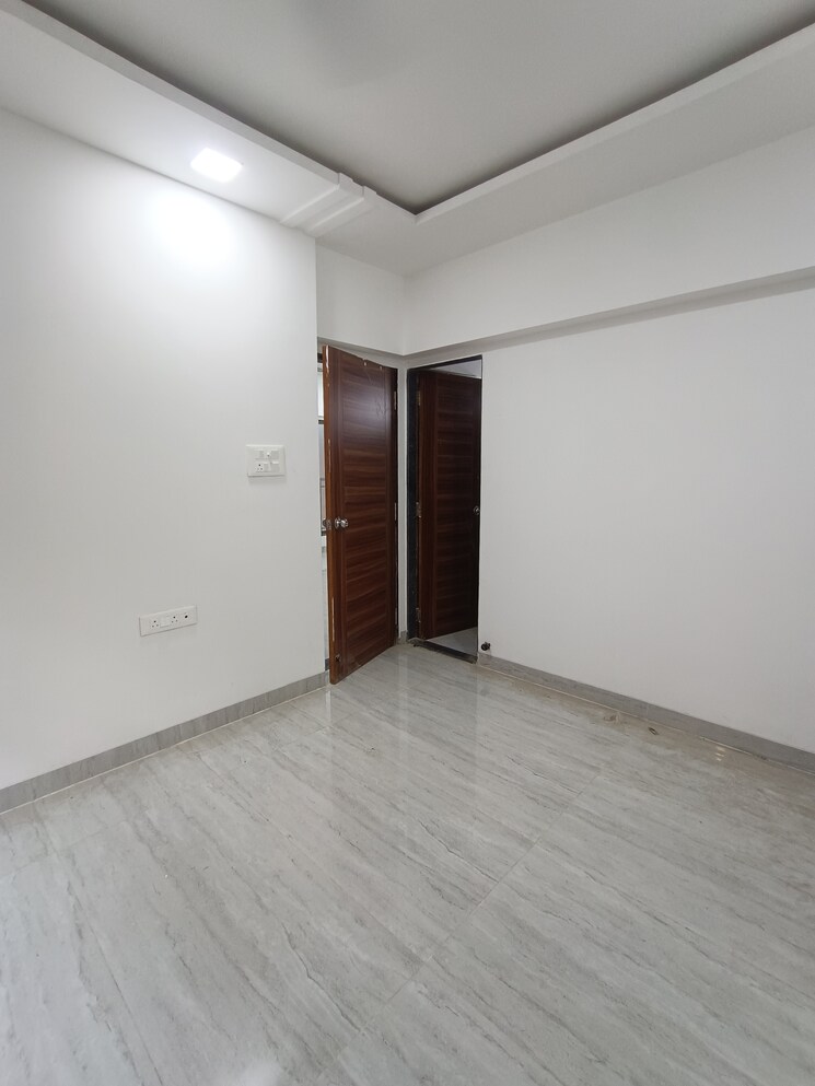 Room, ic colony 1 Bedroom 450 Sq.Ft. Apartment In Ic Colony Mumbai 8813116