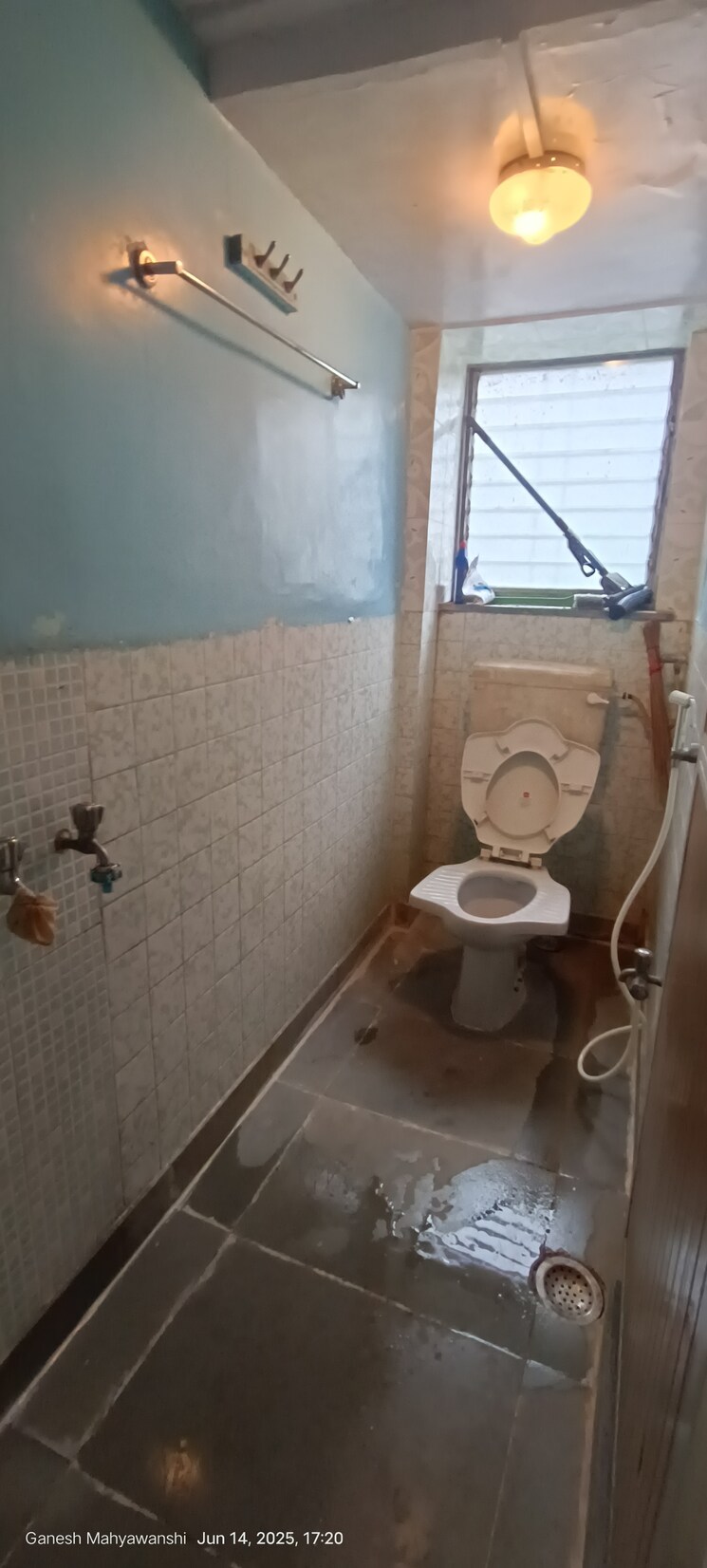 Bathroom, adarsh-nagar-society 1 RK 225 Sq.Ft. Apartment In Worli Mumbai 8813146