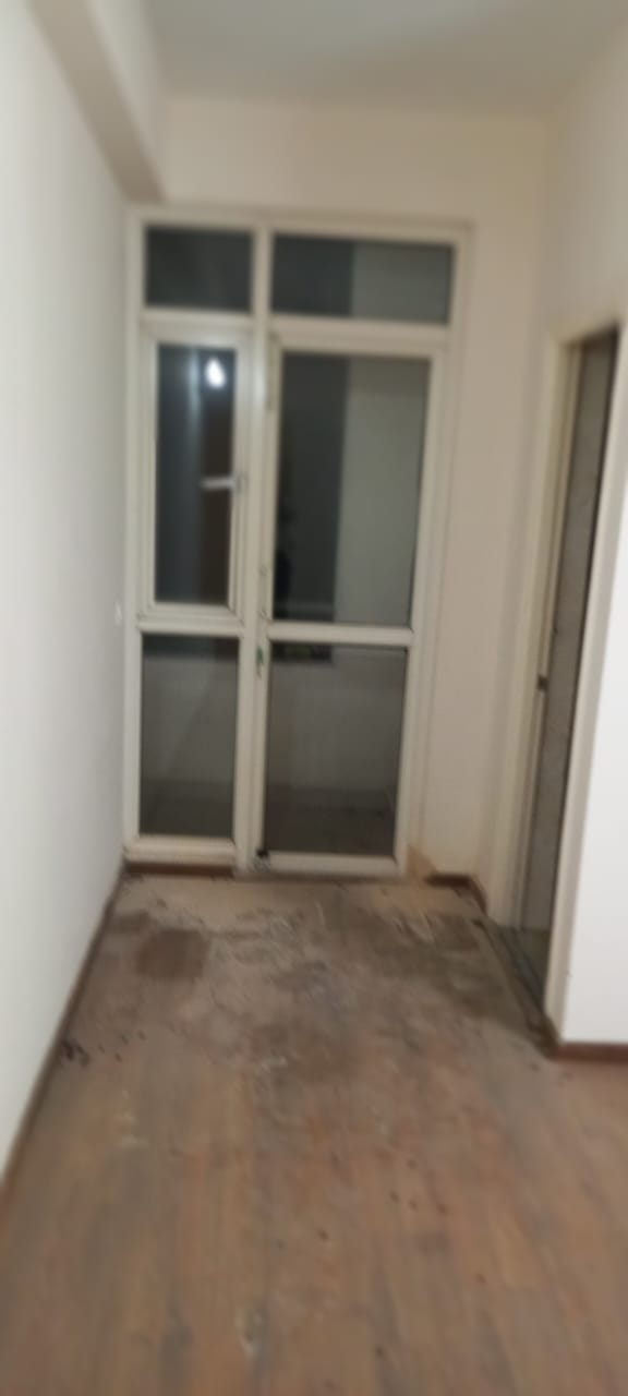 3 BHK + Pooja Room Apartment For Rent in Wave Executive Floors