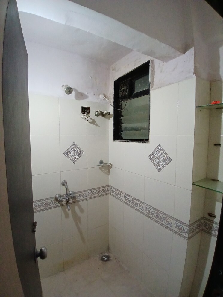 Bathroom, mantri-park 1.5 Bedroom 741 Sq.Ft. Apartment In Goregaon East Mumbai 8813153