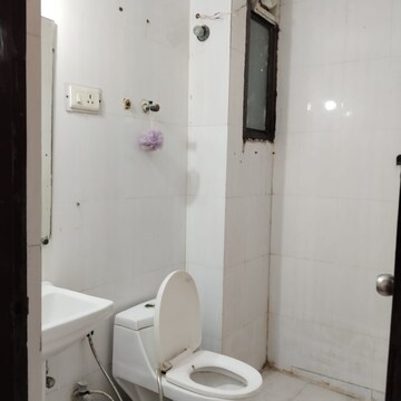 Bathroom in 2 BHK Apartment at Shri Ram Plaza Vaishali, Vaishali Sector 4 – for Rent