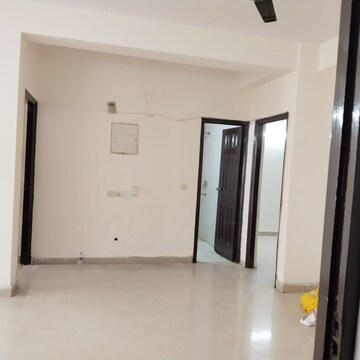 Room in 2 BHK Apartment at Shri Ram Plaza Vaishali, Vaishali Sector 4 – for Rent