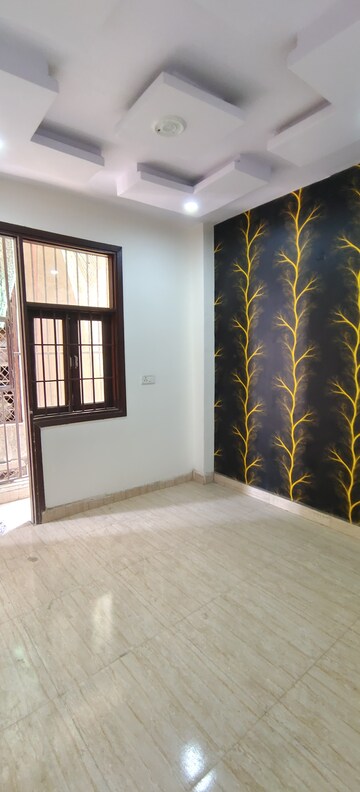 Room in 1 BHK Builder Floor at Dwarka Mor – for Sale