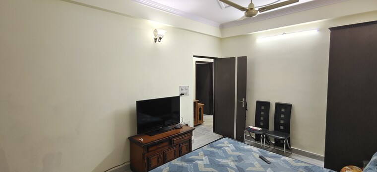 Bedroom, dwarka mor 3 Bedroom 1100 Sq.Ft. Builder Floor In Dwarka Mor Delhi 8813188