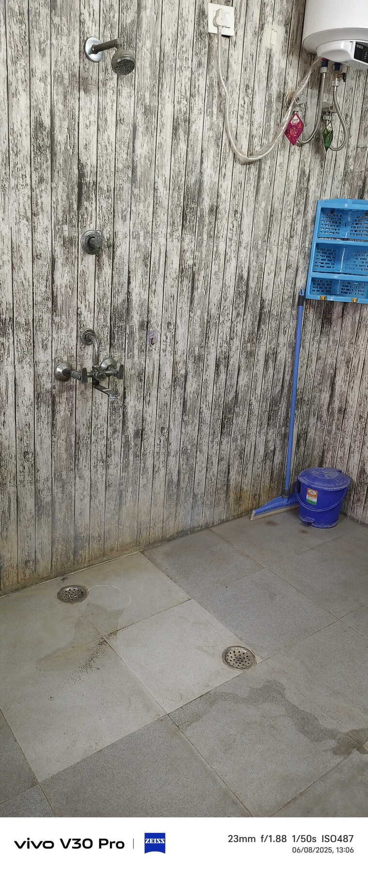 Bathroom, abhinav-apartments 3 Bedroom 1350 Sq.Ft. Apartment In Vasundhara Enclave Delhi 8813221