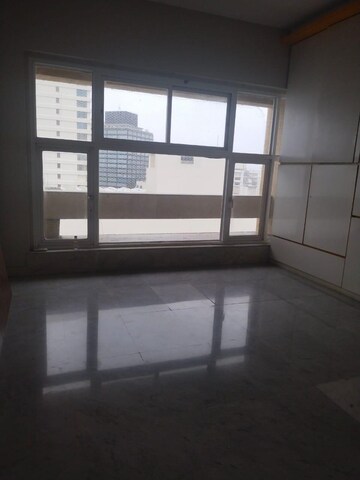 Room in 4 BHK Apartment at NCPA Apartments, Nariman Point – for Rent