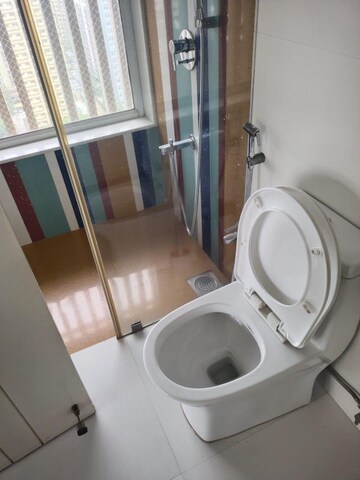 Bathroom in 4 BHK Apartment at NCPA Apartments, Nariman Point – for Rent