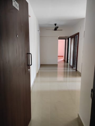 Room in 2 BHK Apartment at DB Orchid Ozone, Dahisar East – for Rent