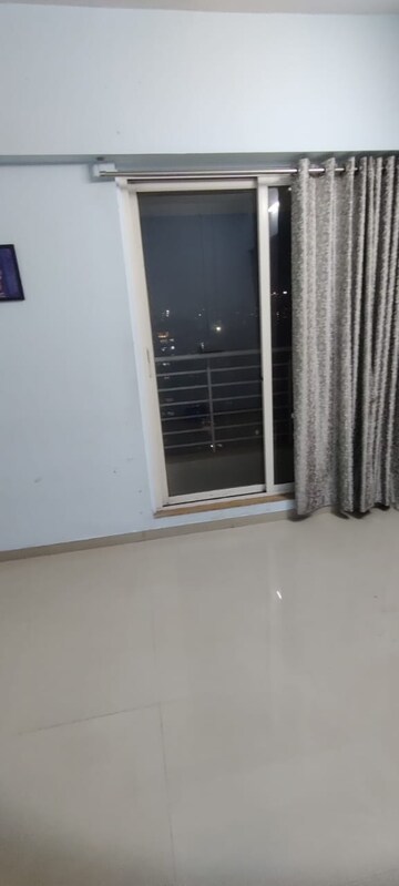 Room in 1 BHK Apartment at Omkar Vayu, Mahim – for Rent