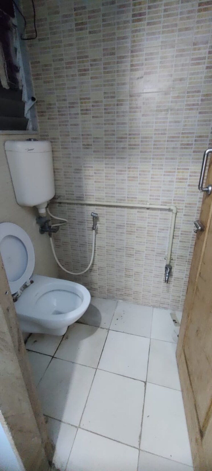 Bathroom, omkar-vayu 1 Bedroom 400 Sq.Ft. Apartment In Mahim Mumbai 8813261