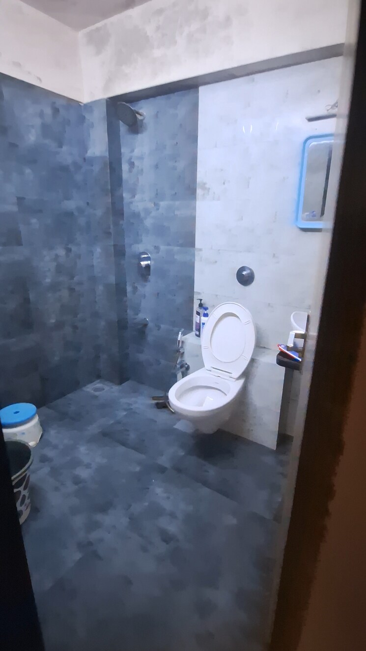 Bathroom, santacruz east 3 Bedroom 1250 Sq.Ft. Apartment In Santacruz East Mumbai 8813277