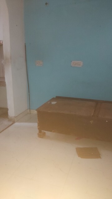 Furnished Amenities in 1.5 BHK Builder Floor at Mayur Vihar – for Rent