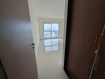 3 BHK Apartment For Rent in Runwal Nirvana, Parel