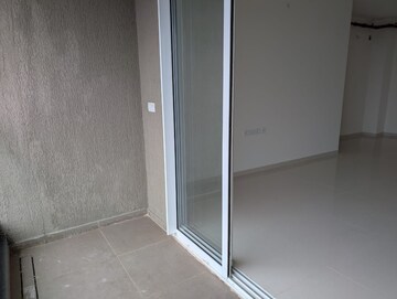 Room in 3 BHK Apartment at Runwal Nirvana, Parel – for Rent