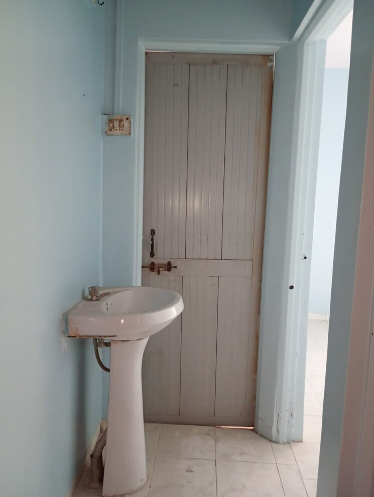 Bathroom, vijay-park-dhanori 1 Bedroom 512 Sq.Ft. Apartment In Dhanori Pune 8813323