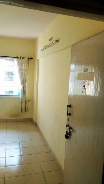Room in 1 RK Apartment at Gokuldham CHS Goregaon, Goregaon East – for Rent