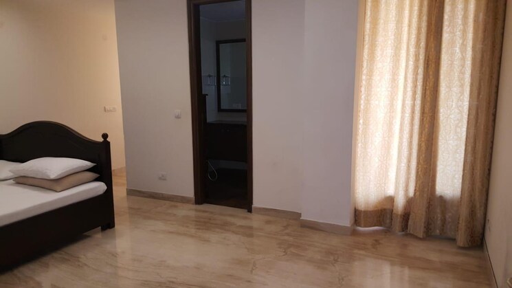 Room, saket 3 Bedroom 300 Sq.Yd. Builder Floor In Saket Delhi 8813370