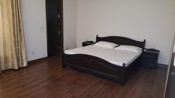Furnished Amenities in 3 BHK Builder Floor at Saket – for Rent