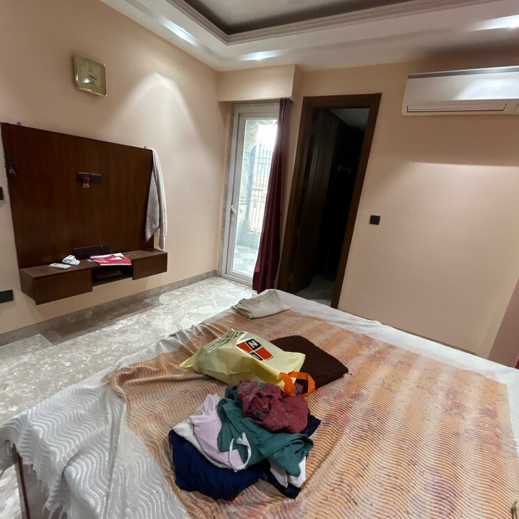 Room, south extension i 3 Bedroom 1800 Sq.Ft. Builder Floor In South Extension I Delhi 8813423