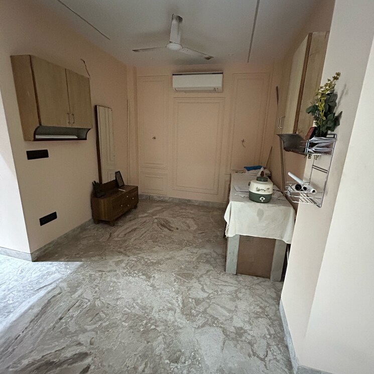 Room, south extension i 3 Bedroom 1800 Sq.Ft. Builder Floor In South Extension I Delhi 8813423