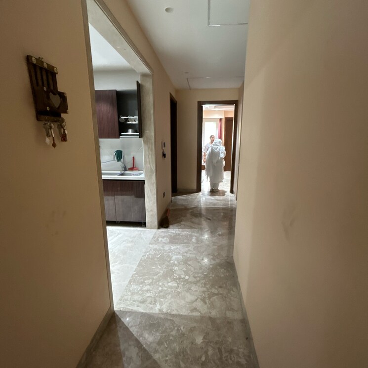Room, south extension i 3 Bedroom 1800 Sq.Ft. Builder Floor In South Extension I Delhi 8813423