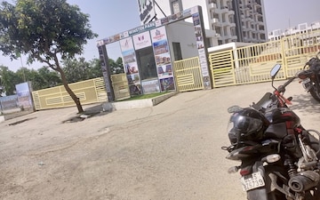 1 RK Apartment For Sale in VHR Winsten Park, Knowledge Park V Greater Noida