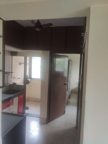 Furnished Amenities in 1 BHK Apartment at Akruti Aneri, Andheri East – for Rent
