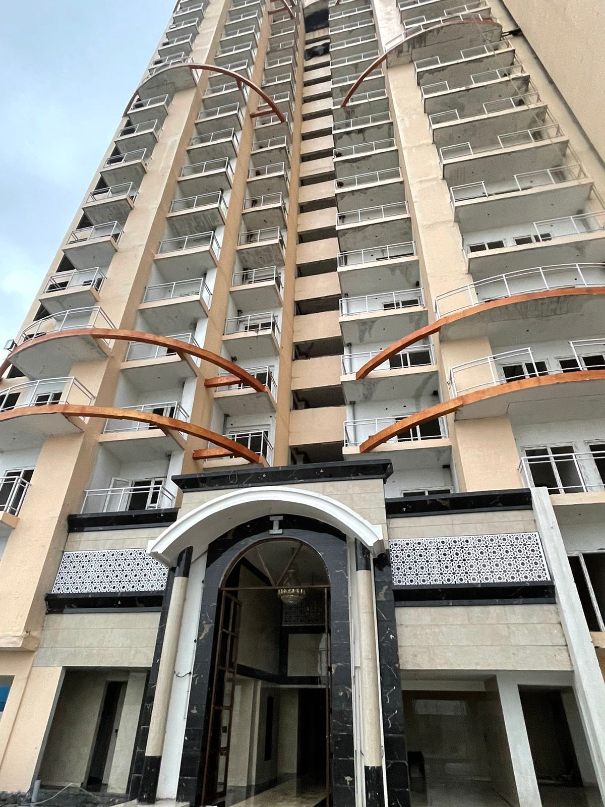 3.5 BHK + Pooja Room Apartment For Sale in Samridhi Luxuriya Avenue