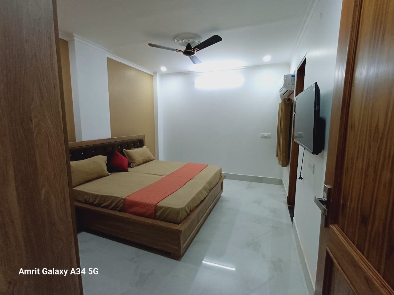 1.5 BHK + Pooja Room,Study Room Builder Floor For Rent in Sector 42
