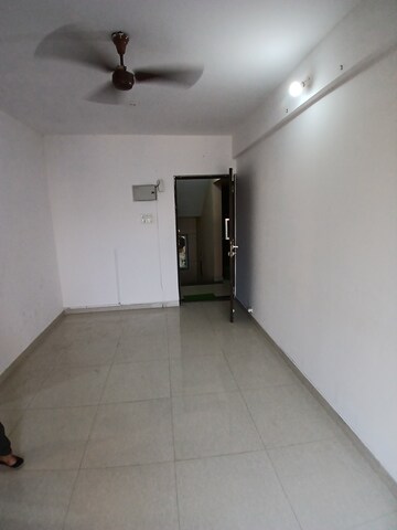 Room in 1 BHK Apartment at Glasswood And Lucky Vishwa Villa, Malad West – for Rent