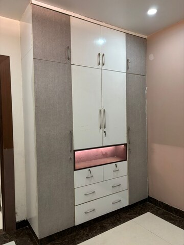 Bathroom in 3 BHK Builder Floor at Unitech South City II, Sector 50 – for Rent