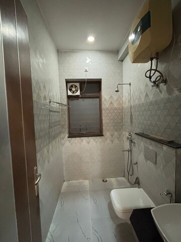 Bathroom in 3 BHK Builder Floor at Unitech South City II, Sector 50 – for Rent