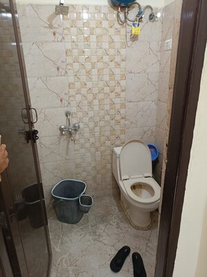 Bathroom in 1 BHK Builder Floor at Vaishali Sector 5 – for Sale