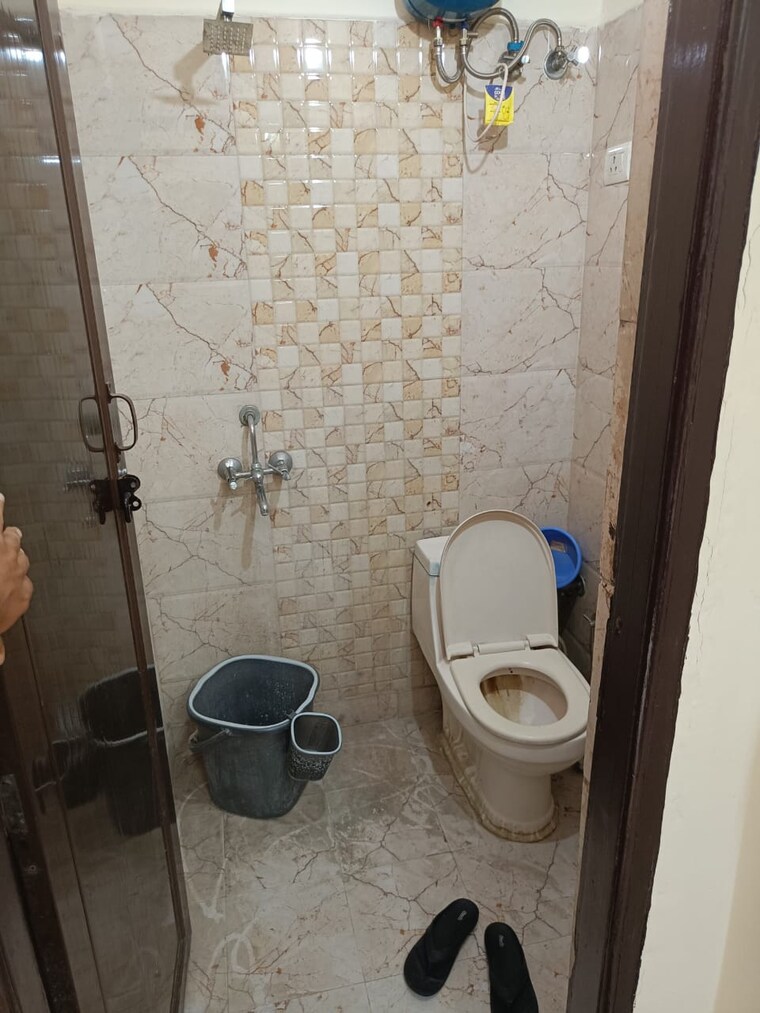Bathroom, vaishali sector 5 1 Bedroom 500 Sq.Ft. Builder Floor In Vaishali Sector 5 Ghaziabad 8813435
