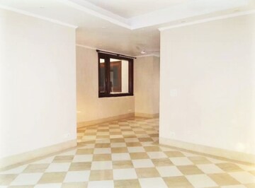 Room in 3.5 BHK Builder Floor at Boutique Residential Apartments C-253, Defence Colony – for Rent